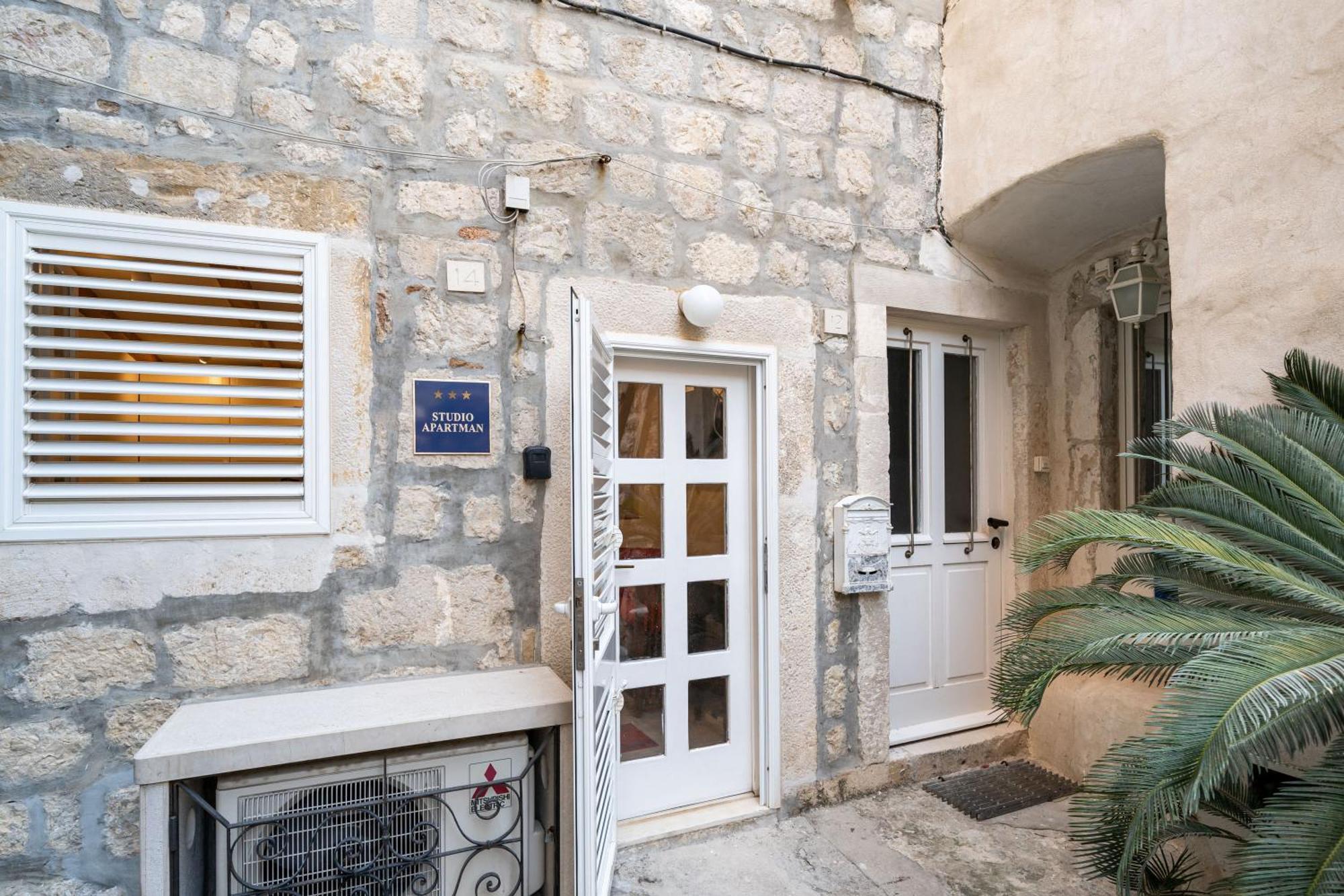 Apartamento Lovely Holiday House Othello Next To The Buza Beach Dubrovnik Exterior foto